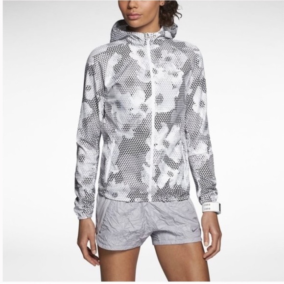 Nike Running Printed Distance Floral Light Jacket - Picture 1 of 14